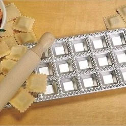 Imperia Ravioliform Ravioli Classici Mit Teigrolle Für 12 Stk. 7 Imperia Ravioliform Ravioli Classici Mit Teigrolle Für 12 Stk. -Zassenhaus shop 29002 600x600