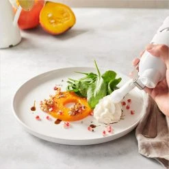 ISi Dessert Whip PLUS 0,5 L, Schwarz -Zassenhaus shop iSi Geschmorter Kuerbis mit Ziegenkaese Espuma 1 1